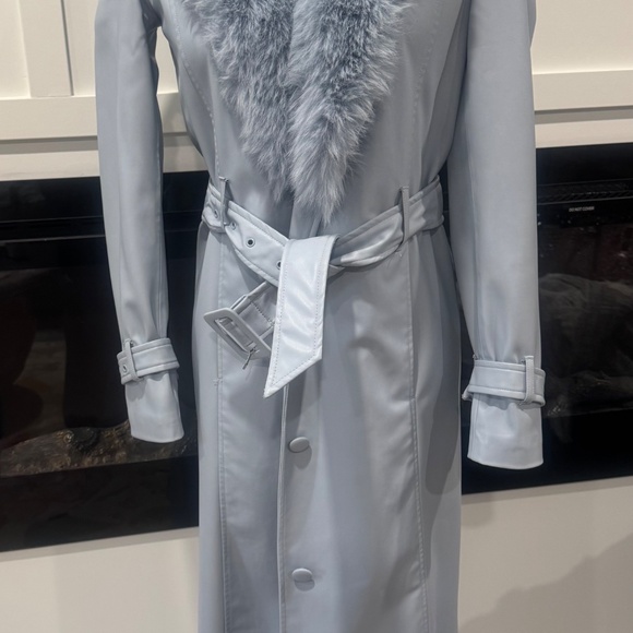 Faux leather trench with faux fur collar - Picture 4 of 7